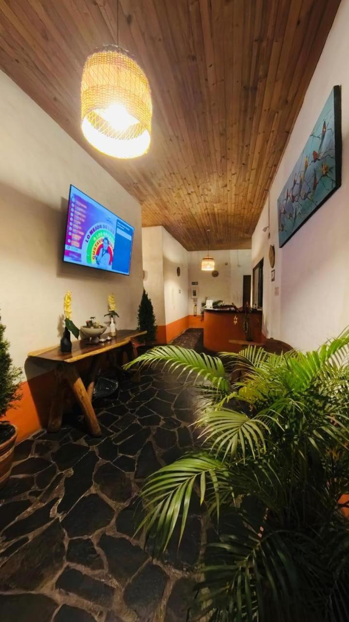 Hotel Alcazar Real Utica Extérieur photo