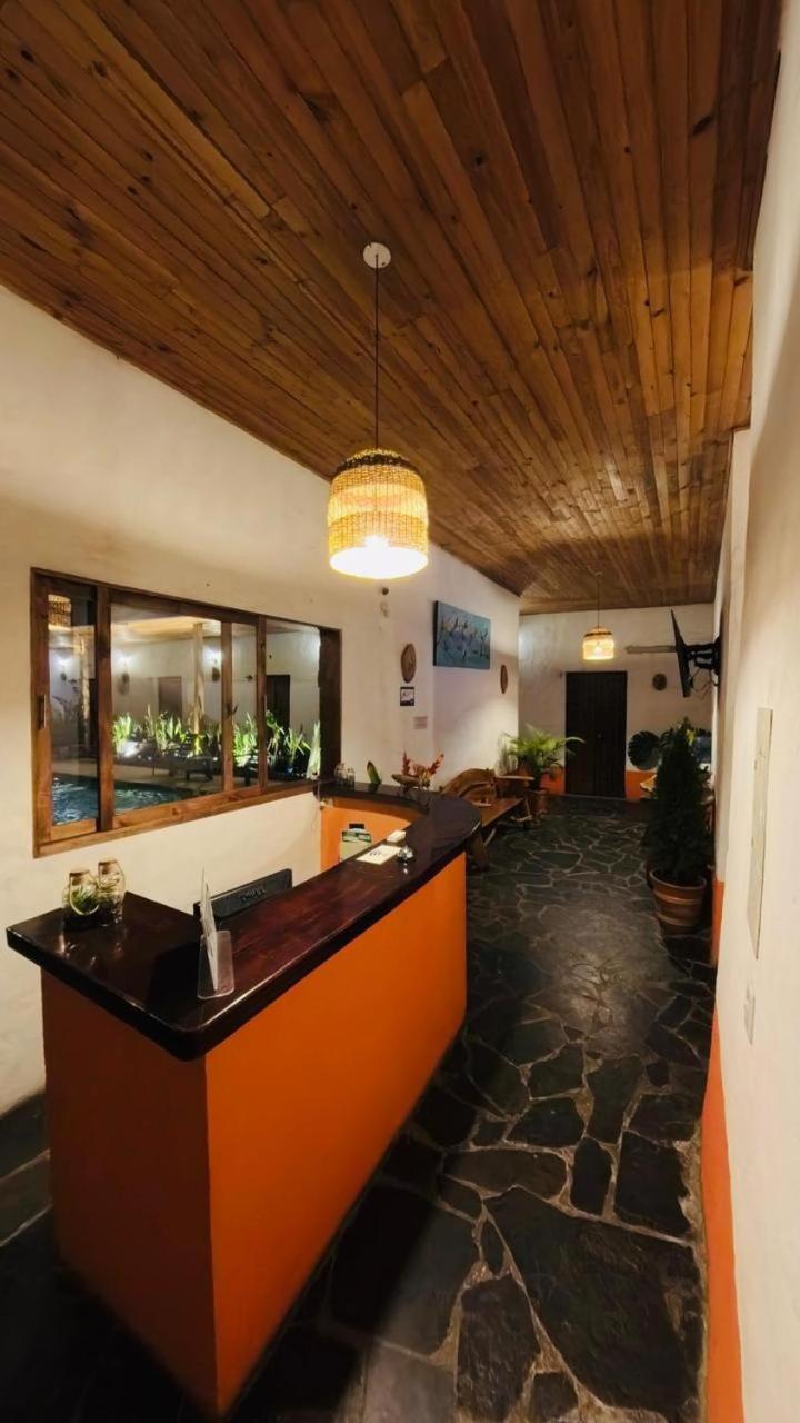 Hotel Alcazar Real Utica Extérieur photo